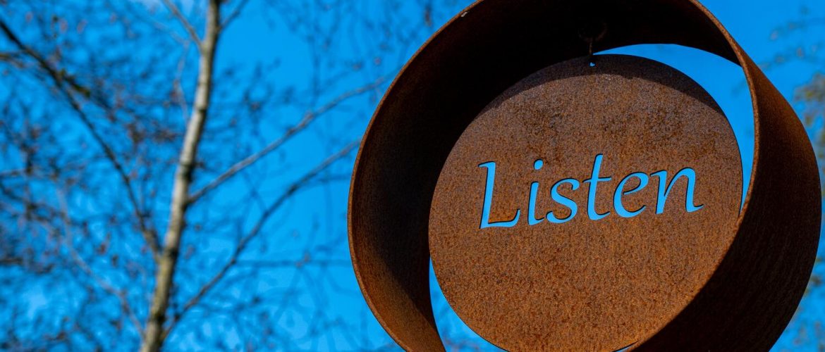 Escultura Listen