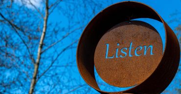 Escultura Listen